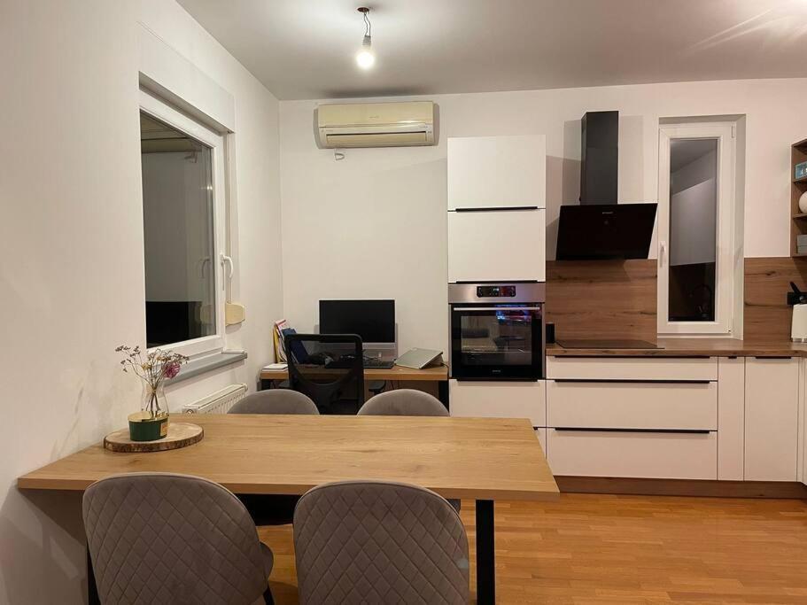 Mely Rose Apartment Ljubljana Bagian luar foto