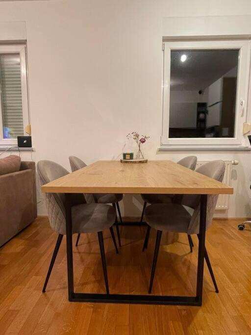 Mely Rose Apartment Ljubljana Bagian luar foto